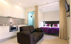 Classbedroom Barcelona Beach Apartments